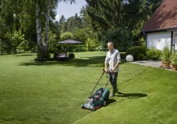 Bosch DIY Rasenmäher Rotak 43, Grasfangbox 50 l (1800 W, Ergoflex-System, Schnittbreite 43 cm, Schnitthöhe 20-70 mm) - 