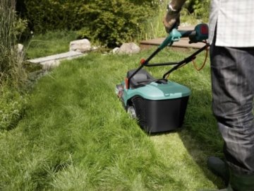 Bosch DIY Rasenmäher Rotak 43, Grasfangbox 50 l (1800 W, Ergoflex-System, Schnittbreite 43 cm, Schnitthöhe 20-70 mm) - 