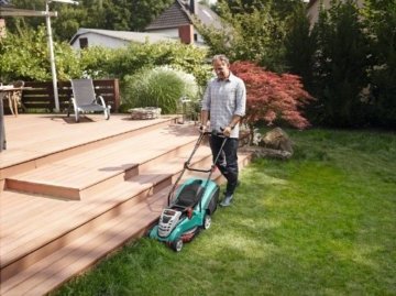 Bosch DIY Akku-Rasenmäher Rotak 43 LI (2 Akkus, Ladegerät, Grasfangbox 50 l, 36 V, Ergoflex-System, Schnittbreite 43 cm, Schnitthöhe 20 - 70 mm) - 