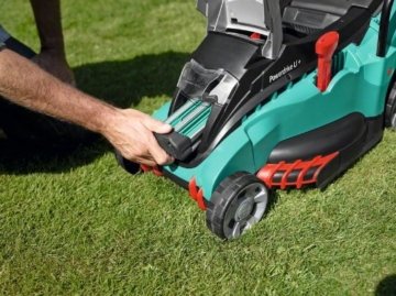 Bosch DIY Akku-Rasenmäher Rotak 43 LI (2 Akkus, Ladegerät, Grasfangbox 50 l, 36 V, Ergoflex-System, Schnittbreite 43 cm, Schnitthöhe 20 - 70 mm) - 