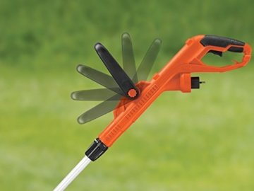 Black + Decker 550 W Rasentrimmer-Kit, Trimmer, Rasenkantenschneider, Motorsense, Schnittbreite 30 cm, inklusive 10 m Verlängerungskabel, 1 Stück, ST5530CAKIT - 