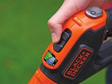 Black + Decker Akku-Rasentrimmer, Powercommand, EasyFeed, 18V, 4,0 Ah Akku / Ladegerät, 30 cm Schnittbreite, STC1840EPC - 