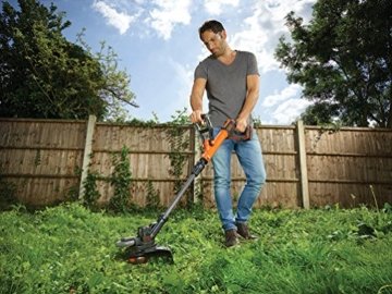 Black+Decker 18 V, 2.0 Ah Rasentrimmer AFS Reflex Fadenverlängerung, Akku und Ladegerät, 28 cm Schnittbreite, STC1820PC - 