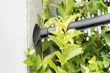 Bosch DIY Akku-Heckenschere AHS 50-20 LI, ohne Akku, Karton (18 V, 2,5 Ah, 50 cm Schnittlänge, 20 mm Messerabstand) - 