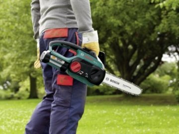 Bosch Kettensäge AKE 30 LI, Akku, Ladegerät, 80 ml Kettensägenöl, Karton (36 V, 2,6 Ah, 5,2 kg), mehrfarbig - 