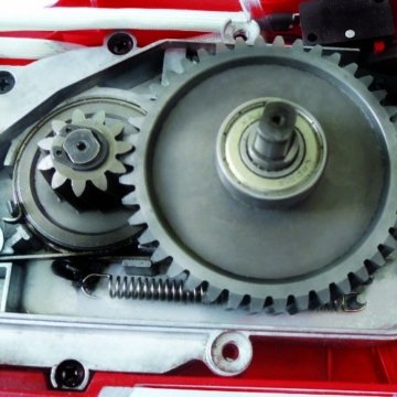 Einhell Elektro Kettensäge GH-EC 2040 (2000 Watt, 375 mm Schnittlänge, Oregon Kette und Qualitätsschwert, Rückschlagschutz und Kettenfangbolzen) - 