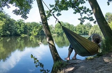 HAWK Outdoor Ultra-light Reise-Hängematte aus Fallschirm-Seide 200kg Traglast Set mit Befestigung - 2 Karabiner und 2 Seile - Reise, Camping, Garten, Trekking, Strand, Travel-Hammock - 