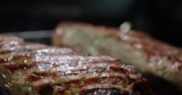 Gasgrill mit Sizzle Zone