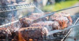 Holzkohlegrill für 10 Personen