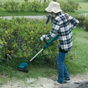 decespugliatore a batteria Makita