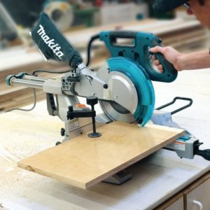 Makita afkortzaag