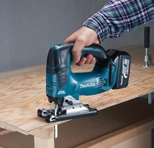 Makita decoupeerzaag 18V