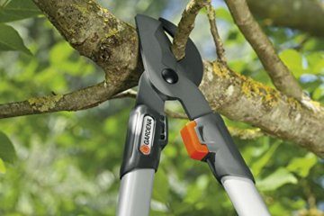 Gardena Astschere Classic 680 B: Bypass-Baumschere für frisches Holz bis 35 mm Durchmesser, 68 cm Länge, präzise Messer mit antihaftbeschichteten Klingen, ergonomische Griffform (8775-20) - 4