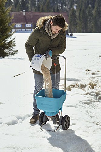 Gardena Streuwagen XL: Universalstreuer zum Ausbringen von Dünger, Samen und Streusalz, 1,5 - 6 m Streubreite, für ca. 800 m² Rasenfläche, 18 l Fassungsvermögen, mit Verschlussschieber (436-20) - 4
