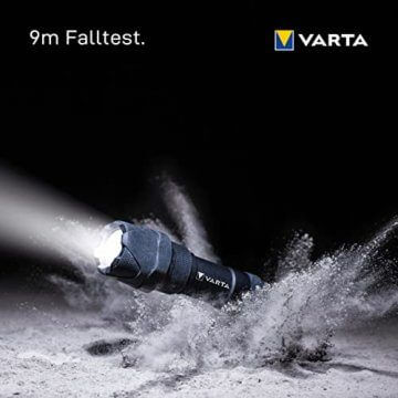 VARTA Taschenlampe LED 6 Watt inkl. 2x AA Batterien, Indestructible F20 Pro Leuchte, Lampe, Arbeitsleuchte mit zwei Leuchtmodi, extrem robuste Taschenleuchte, wasser- und staubgeschützt , (1er Pack) - 8
