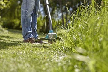 Gardena Set PowerCut Li-40/30 Akku-Trimmer: Rasentrimmer mit 300 mm Schnittkreis, langlebiger Schneidfaden, hohe Akkulaufzeit, integr. Pflanzenschutzbügel, teilbarer Stiel, Akku & Ladegerät (9827-20) - 8