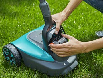 Gardena Akku-Rasenmäher HandyMower Li-18/22 Ready-To-Use Set: Handrasenmäher, mit 22 cm Schnittbreite für bis zu 50 qm Rasenfläche, Schnitthöhe 30-50 mm, Mulchfunktion, inkl. 18 V Akku (5023-20) - 12