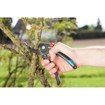 Gardena Gartenschere A/M: Stabile Baumschere mit Amboss-Schneide für holzige Äste und Zweige, max. Schneid-Durchmesser 23 mm, Anti-Rutsch-Griff, antihaftbeschichtetes Obermesser (8903-20) - 6
