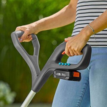 Gardena Akku-Trimmer SmallCut 23/18V P4A ohne Akku: Rasentrimmer mit 230 mm Schnittkreis, ergonomischer Griff, geringes Gewicht, integrierte Ersatzschneidemesser (14702-55) - 2