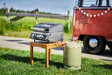 RÖSLE Gasgrill BBQ-Portable VIDERO G2-P, tragbarer Tischgrill mit 2 Edelstahlbrennern, Warmhalterost und Deckel mit Glaseinsatz sowie Deckelthermometer, pulverbeschichteter Stahl, 50 mbar - 6