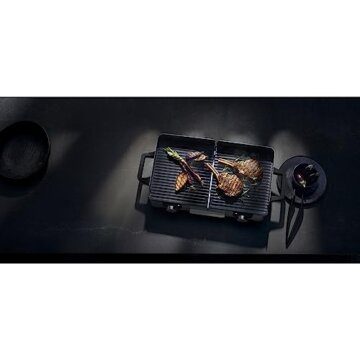 WMF Lono Master-Grill, Elektrogrill, 50x28 cm, Elektrogrill Tischgrill mit Windschutz und Auffangschale, Outdoorzertifiziert für Barbecue, 2 getrennt regulierbare Grillflächen, 2400 W, edelstahl matt - 2
