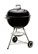 Weber Classic Kettle Holzkohlegrill, Ø 57cm Grillfäche, BBQ Grill mit porzellanemaillierten Deckel & Kessel, Deckelthermometer, Dreibein-Ständer & Räder, verchromter Grillrost - Schwarz (1341504) - 1