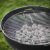 Weber Classic Kettle Holzkohlegrill, Ø 57cm Grillfäche, BBQ Grill mit porzellanemaillierten Deckel & Kessel, Deckelthermometer, Dreibein-Ständer & Räder, verchromter Grillrost - Schwarz (1341504) - 5