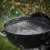 Weber Classic Kettle Holzkohlegrill, Ø 57cm Grillfäche, BBQ Grill mit porzellanemaillierten Deckel & Kessel, Deckelthermometer, Dreibein-Ständer & Räder, verchromter Grillrost - Schwarz (1341504) - 7