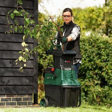 Bosch Turbinenhäcksler AXT 25 TC (2.500 W; geeignet für Holz und harte Gartenabfälle; integrierte Fangbox 53 l; in Karton) - 2