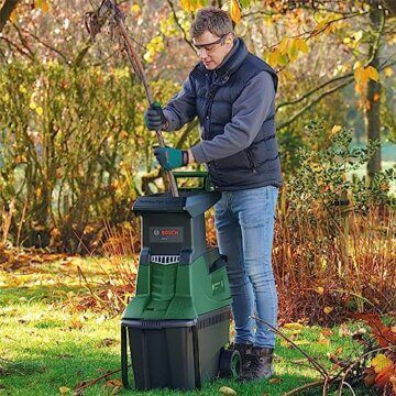 Bosch Turbinenhäcksler AXT 25 TC (2.500 W; geeignet für Holz und harte Gartenabfälle; integrierte Fangbox 53 l; in Karton) - 3